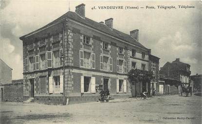 CPA FRANCE 86 " Vendeuvre, La Poste"