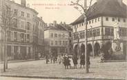 88 Vosge CPA FRANCE 88 " Rambervillers, Place du marché et Hôtel de Ville"