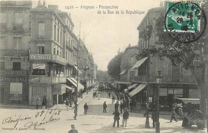 CPA FRANCE 84 " Avignon, Rue de la République"