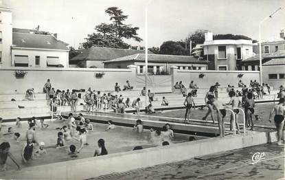 CPSM FRANCE 85 "La Roche sur Yon, La piscine"