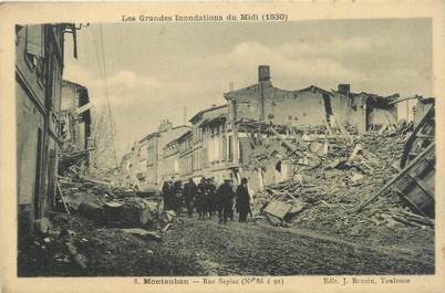 CPA FRANCE 82 "Montauban, Rue Sapiac, les grandes inondations du Midi en 1930"