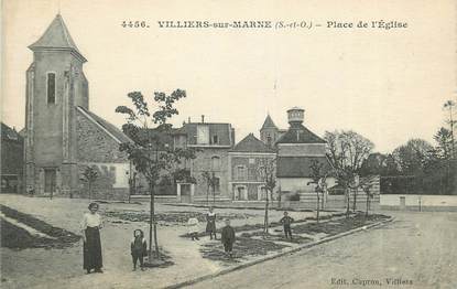 CPA FRANCE 94 " Villiers sur Marne, Place de l'église"