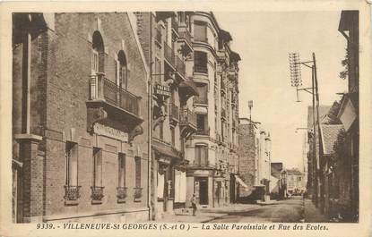 CPA FRANCE 94 " Villeneuve St Georges, La salle paroissiale et la rue des écoles"