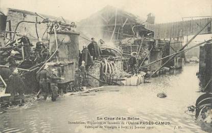 CPA FRANCE 94 " Ivry, La crue de la Seine, Inondation, explosion et incendie de l'Usine Pagès Camus"