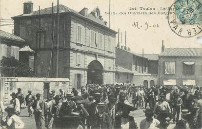 CPA FRANCE 83 " Toulon, Sortie des ouvriers des Forges"