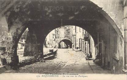 CPA FRANCE 83 " Roquebrune, La rue sous les portiques"