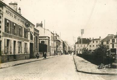 CPSM FRANCE 77 "Coulommiers, rue de Melun"