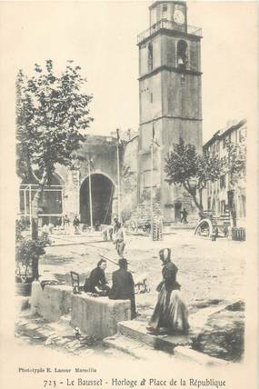 CPA FRANCE 83 " Le Bausset, Horloge et Place de la République"