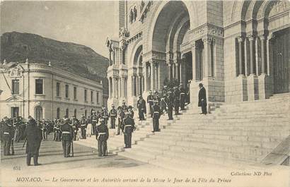 CPA MONACO " Le Gouverneur et les autorités sortant de la messe le jour de la fête du Prince"