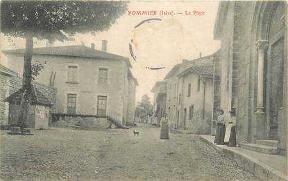 CPA FRANCE 38 " Pommier, La place"