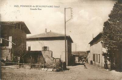 CPA FRANCE 38 " Pommier de Beaurepaire, La grande rue"