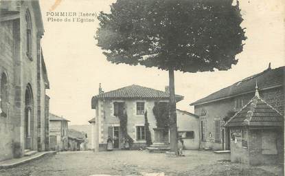 CPA FRANCE 38 " Pommier, Place de l'église"