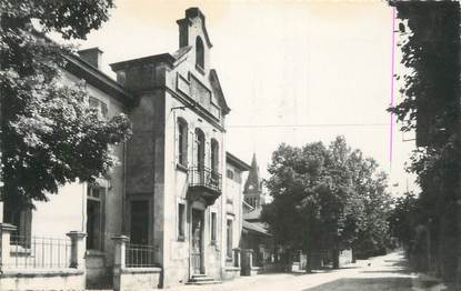 CPSM FRANCE 38 " Moissieu, Groupe scolaire, Mairie"