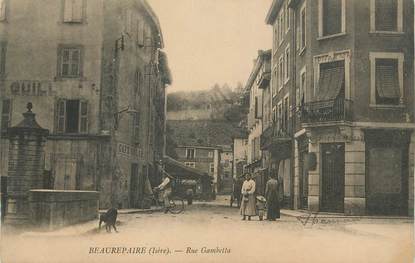 CPA FRANCE 38 " Beaurepaire, La rue Gambetta"