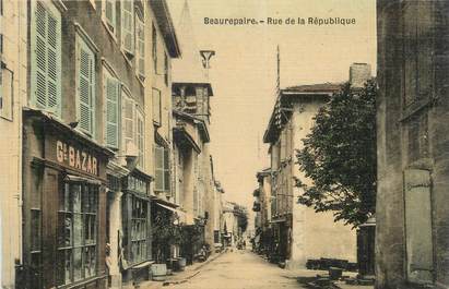 CPA FRANCE 38 " Beaurepaire, Rue de la République"