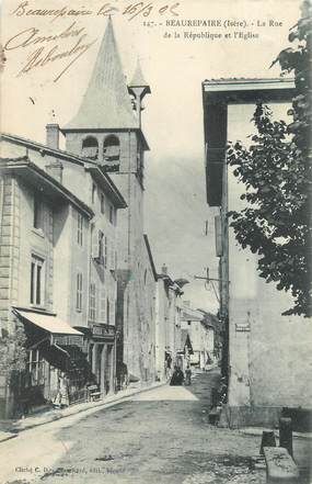 CPA FRANCE 38 " Beaurepaire, Rue de la République et l'église"