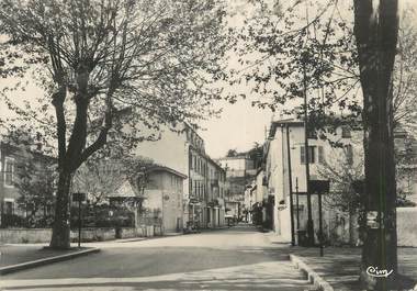 CPSM FRANCE 38 " Beaurepaire, Rue Gambetta"