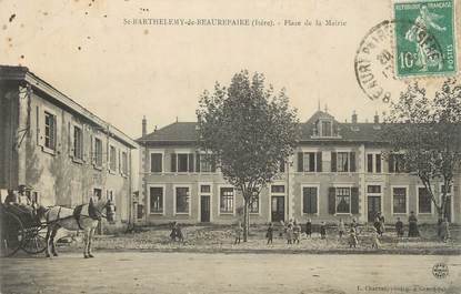 CPA FRANCE 38 " St Barthélémy de Beaurepaire, Place de la mairie"