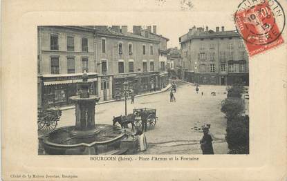 CPA FRANCE 38 " Bourgoin, La Place d'Armes et la fontaine"