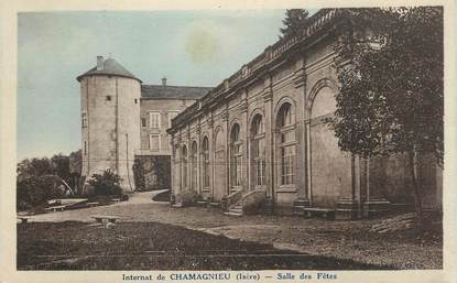 CPA FRANCE 38 " Chamagnieu, L'internat, la salle des fêtes'