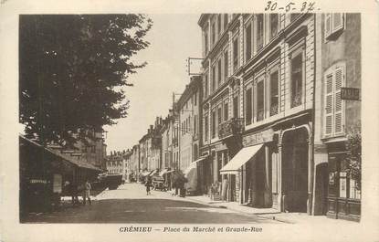 CPA FRANCE 38 " Crémieu, Place du marché et grande rue"