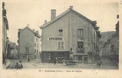 CPA FRANCE 38 " Crémieu, Place de l'église"