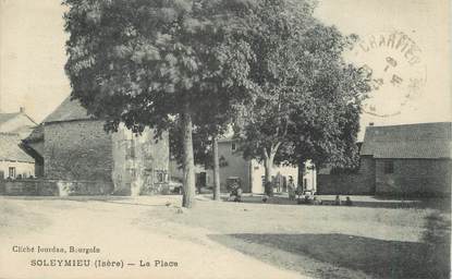 CPA FRANCE 38 " Soleymieu, La place"