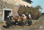 87 Haute Vienne CPSM FRANCE 87 "St Junien, Cour d'une ferme"