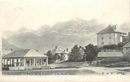 CPA FRANCE 74 " Sallanches, La place de la Grenette et le Mont Blanc"