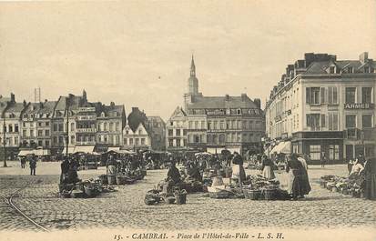 CPA FRANCE 59 "Cambrai, Place de l'Hôtel de Ville"