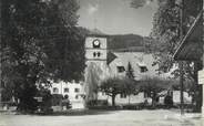 74 Haute Savoie CPSM FRANCE 74 " Samoëns, Vue partielle de la Place de l'Eglise et le gros tilleul"