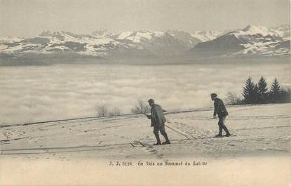 CPA FRANCE 74 "Le Salève, En skis au sommet"/ SKIS