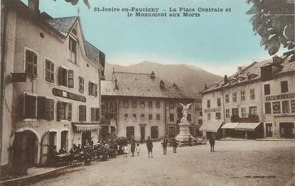 CPA FRANCE 74 "St Jeoire en Faucigny, Place centrale et le monument aux morts"