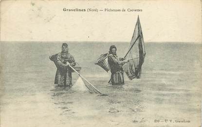 CPA FRANCE 59 "Gravelines, pêcheuses de crevettes"