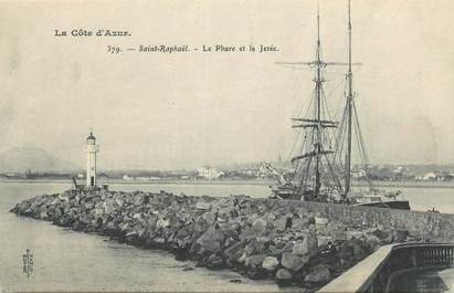 CPA FRANCE 83 " St Raphaël, Le phare et la jetée"