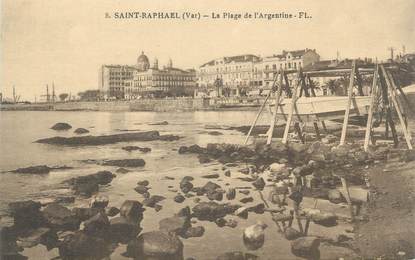 CPA FRANCE 83 " St Raphaël, La plage de l'argentine"
