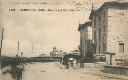 CPA FRANCE 83 " St Raphaël, Boulevard Félix Martin"