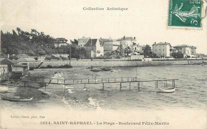 CPA FRANCE 83 " St Raphaël, La plage, Boulevard Félix Martin".