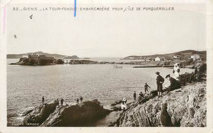 CPA FRANCE 83 " Giens, La Tour Fendue, embarcadère pour l'Ile de Porquerolles"