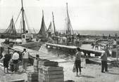 83 Var CPSM FRANCE 83 "Hyères , Les Salins, Le port"