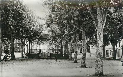 CPSM FRANCE 83 " Les Arcs sur Argens, Place de l'Hôtel de Ville"