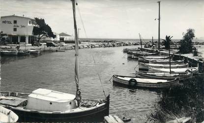 CPSM FRANCE 83 " Environs de Hyères - Les Palmiers, L'Ayguade, un coin du port et l'Hôtel Reine Jane"