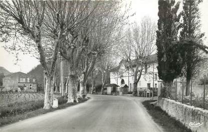 CPSM FRANCE 83 " La Roquebrussanne, L'entrée du village"