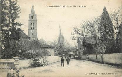 CPA FRANCE 38 " Thodure, Une place"