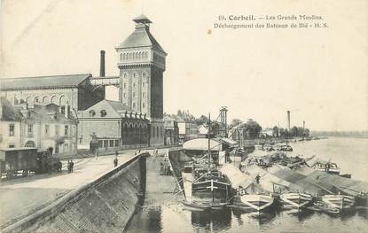 CPA FRANCE 91 " Corbeil, Les Grands Moulins, déchargement des bâteaux"