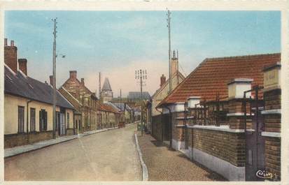 CPA FRANCE 80 "Bray sur Somme, Rue de Castel et l'église"