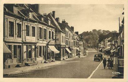 CPA FRANCE 80 "Doullens, Rue du Bourg"