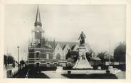 80 Somme CPSM FRANCE 80 "Montdidier, Statue de Parmentier et église St Pierre"