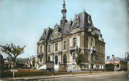 CPSM FRANCE 80 "Doullens, L'Hôtel de Ville"