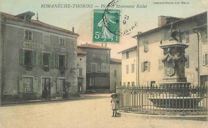 CPA FRANCE 71 "Romanèche Thorins, place et monument Raclet"